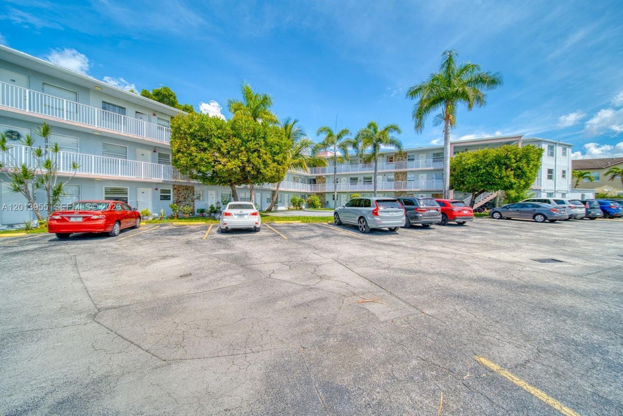 7101 SW 89th Ct, Unit 110, Miami, FL 33173 Photo
