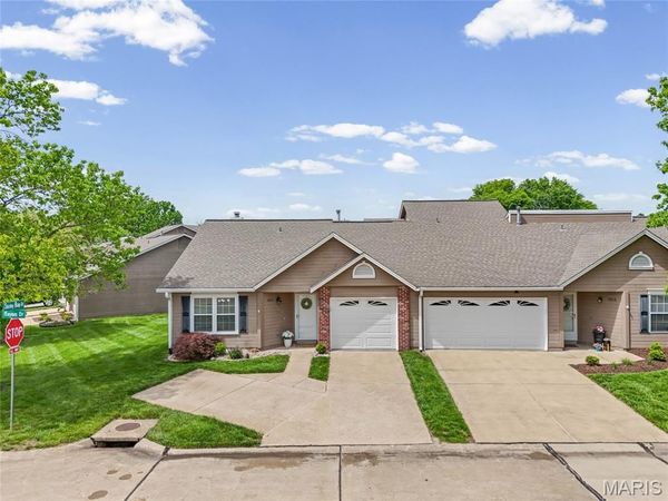 4812 Haynes Drive, St Charles, MO 63304