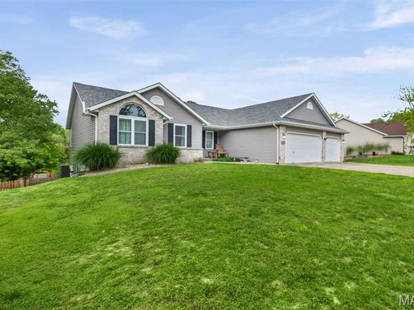 204 Aspen Point, Glen Carbon, IL 62034