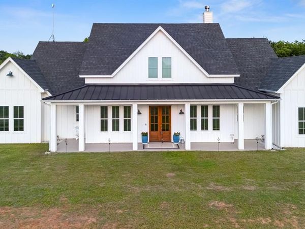 2972 N Trinity Street, Decatur, TX 76234
