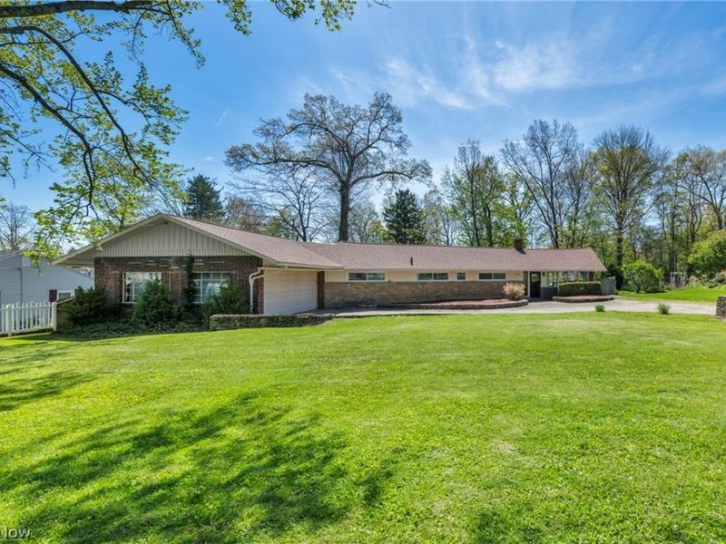 900 Magnolia Avenue, Cuyahoga Falls, OH 44221 Photo 1
