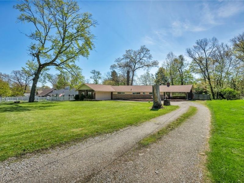 900 Magnolia Avenue, Cuyahoga Falls, OH 44221 Photo 3