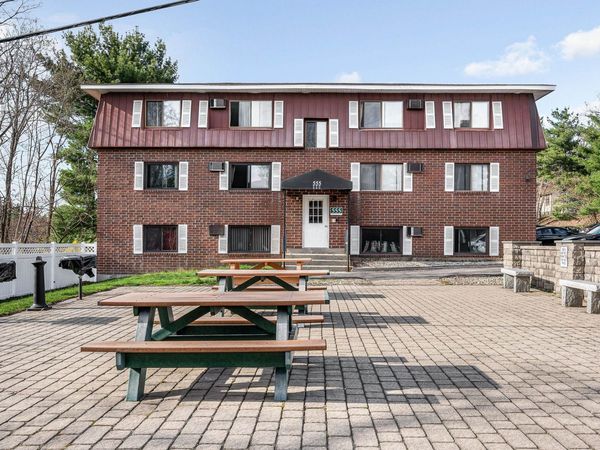 555 calef Road, Unit 11, Manchester, NH 03103