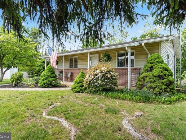 1123 OUTER DRIVE, HAGERSTOWN, MD 21742