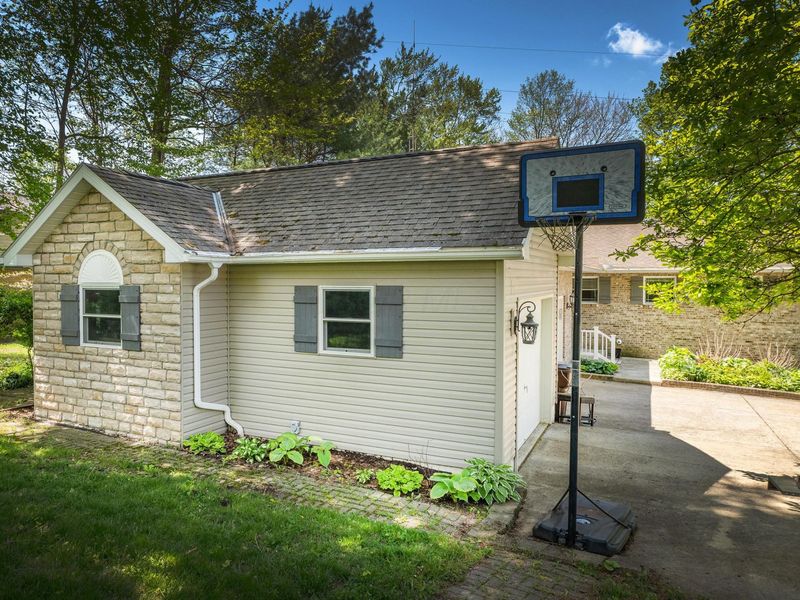 533 Highland Hills Drive , Howard, OH 43028 Photo 9