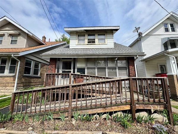 834 E 28th St , Erie, PA 16504