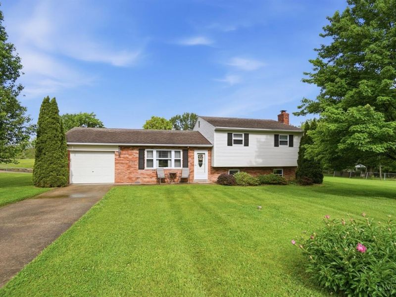 9537 Crestfield Drive, West Chester, OH 45069 Photo 1