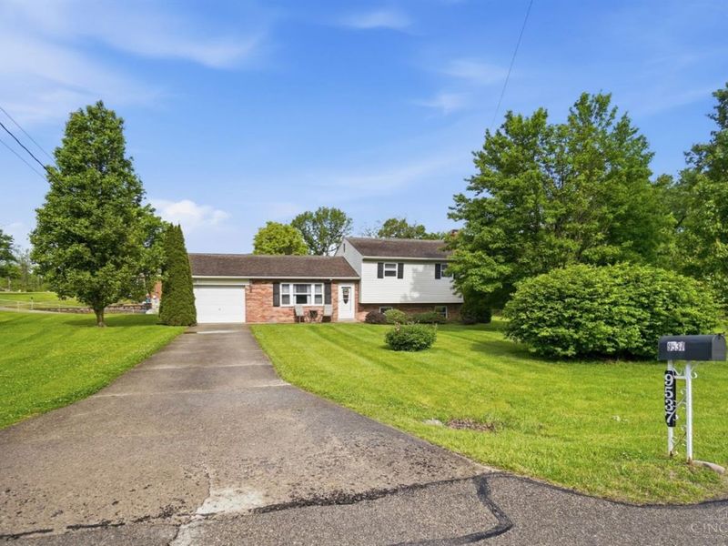 9537 Crestfield Drive, West Chester, OH 45069 Photo 4