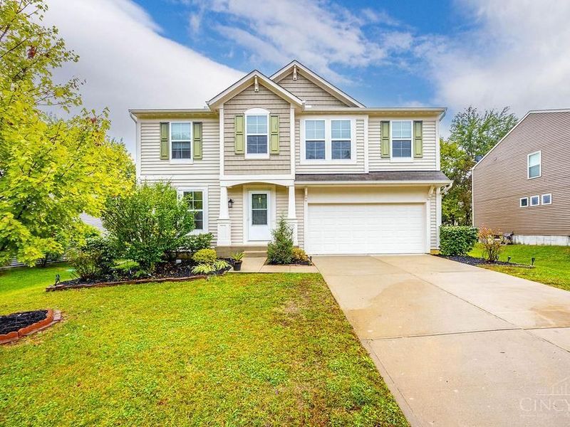 723 Grande Oaks Drive, Hamilton Twp, OH 45152 Photo 1