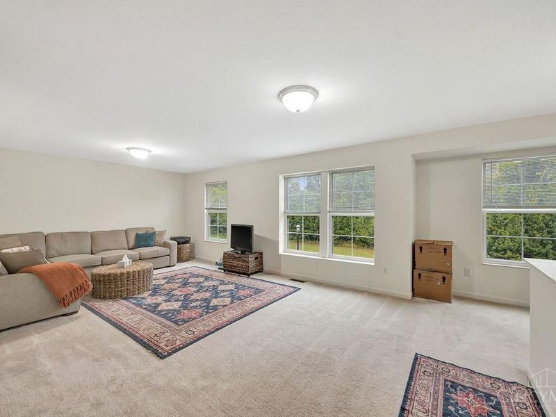 723 Grande Oaks Drive, Hamilton Twp, OH 45152 Photo 19