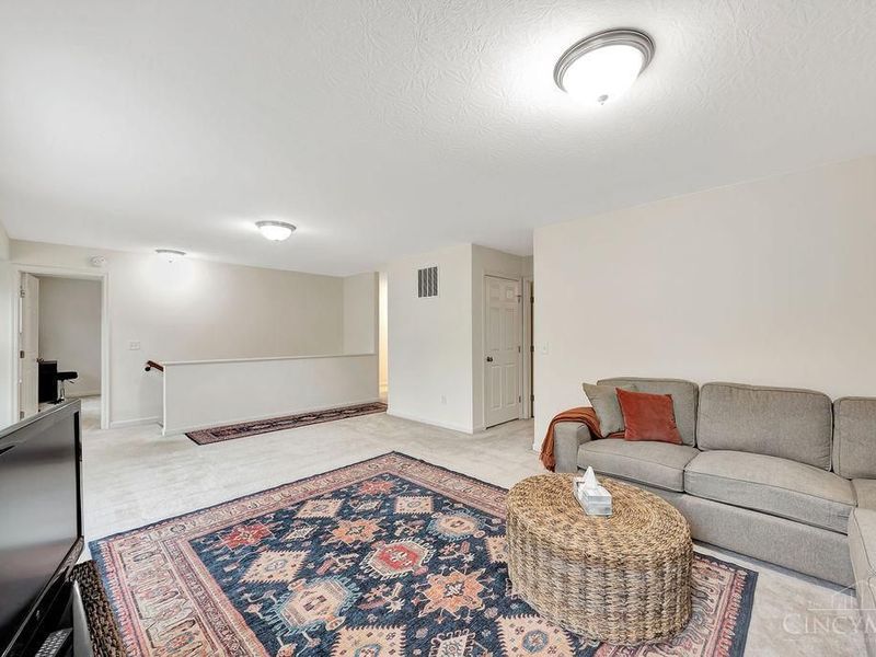 723 Grande Oaks Drive, Hamilton Twp, OH 45152 Photo 21