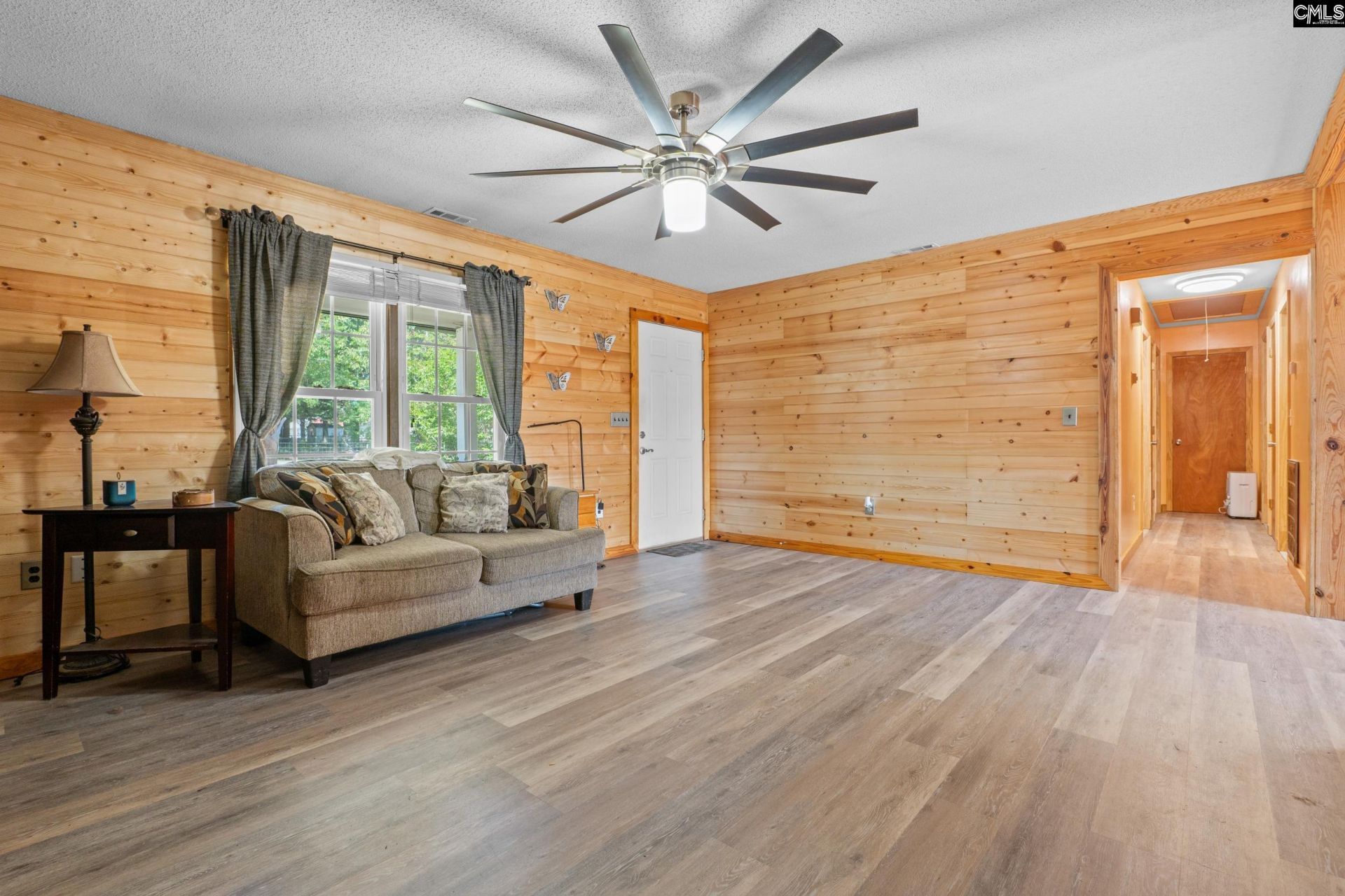 1633 Shilling Bridge Road  Photo 6