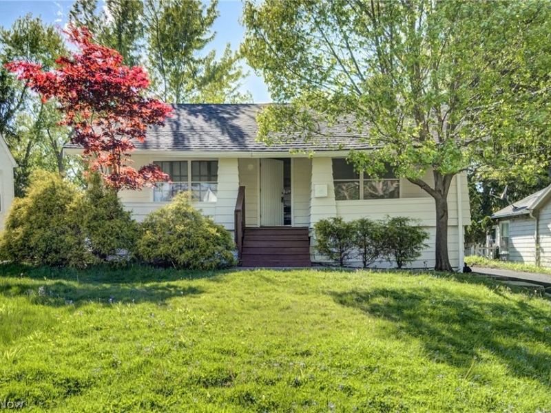 1548 Biltmore Road, Lyndhurst, OH 44124 Photo 2