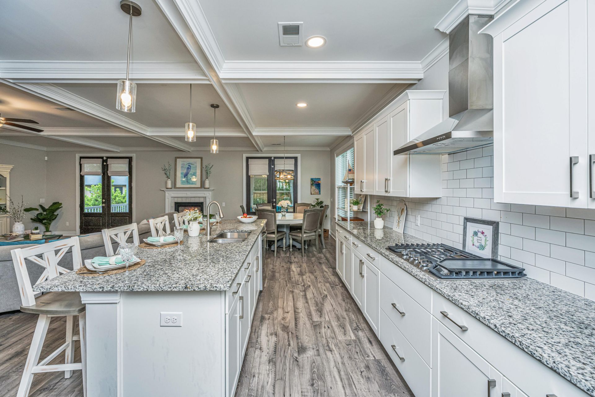 1511 Hopkins Lane Photo 9