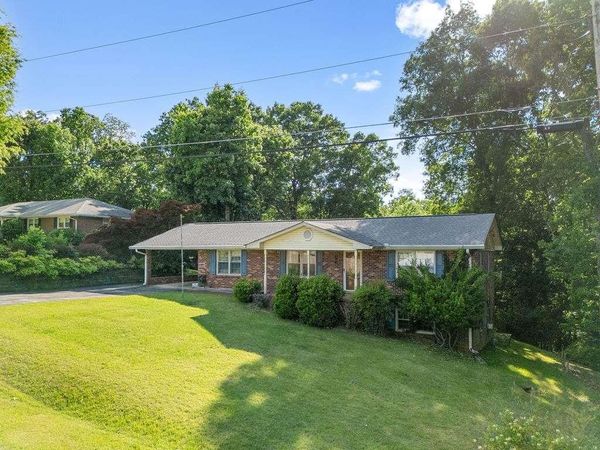 8 Montre Circle , Silver Creek, GA 30173