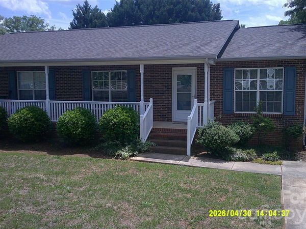 496 23rd Avenue Drive NE, Hickory, NC 28601