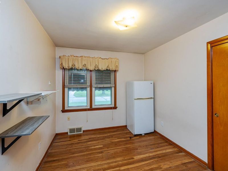 6833 Maplewood Road, Parma, OH 44130 Photo 14