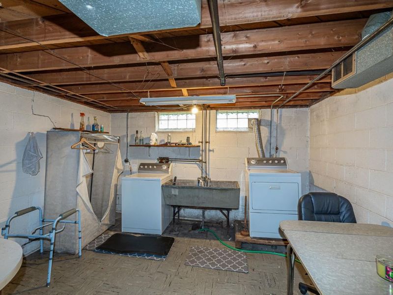 6833 Maplewood Road, Parma, OH 44130 Photo 30