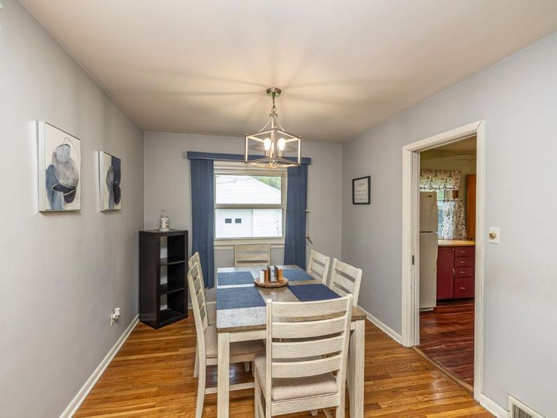 6833 Maplewood Road, Parma, OH 44130 Photo 8