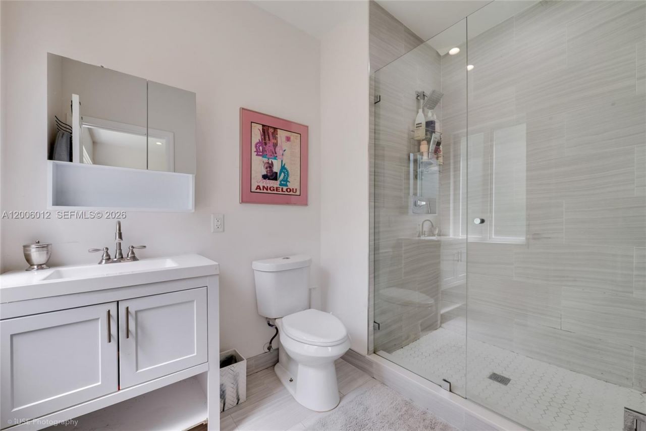 720 Minorca Ave, Unit -, Coral Gables, FL 33134 Photo