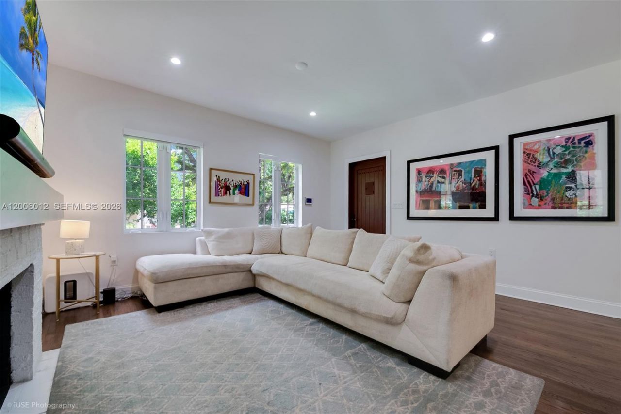 720 Minorca Ave, Unit -, Coral Gables, FL 33134 Photo