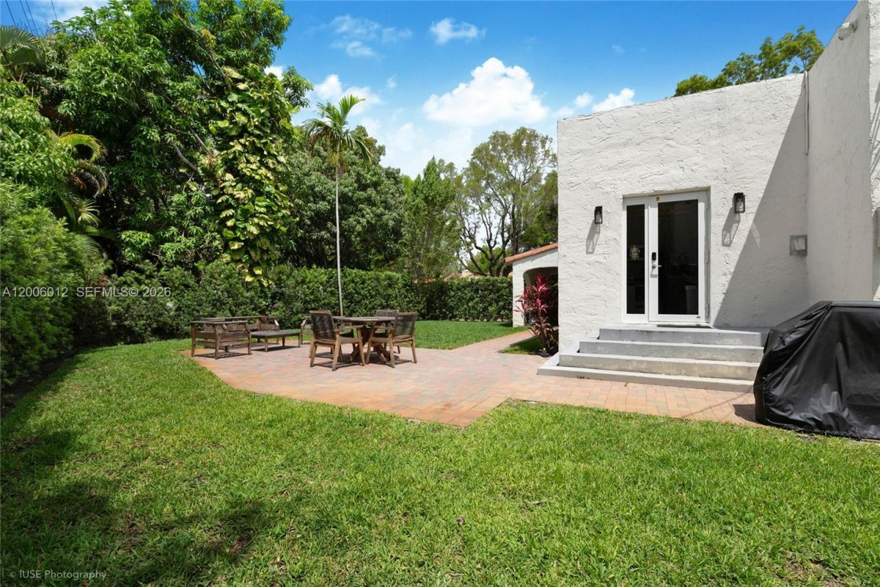 720 Minorca Ave, Unit -, Coral Gables, FL 33134 Photo