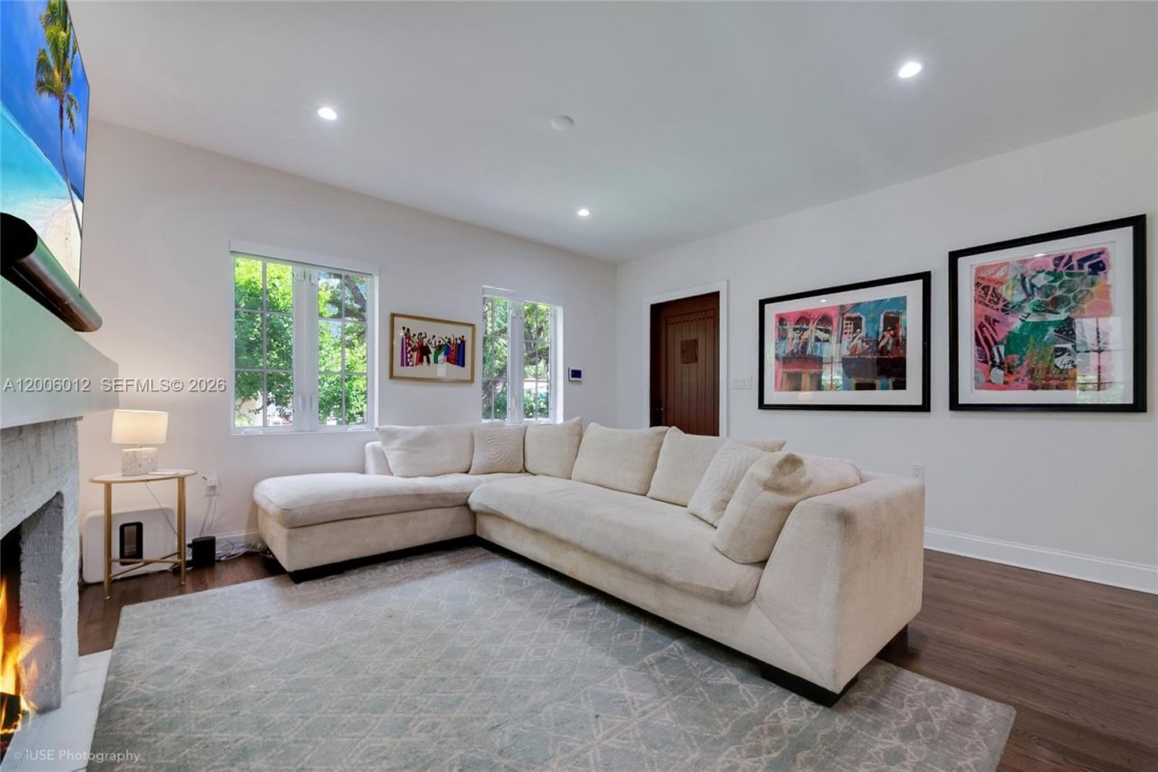 720 Minorca Ave, Unit -, Coral Gables, FL 33134 Photo