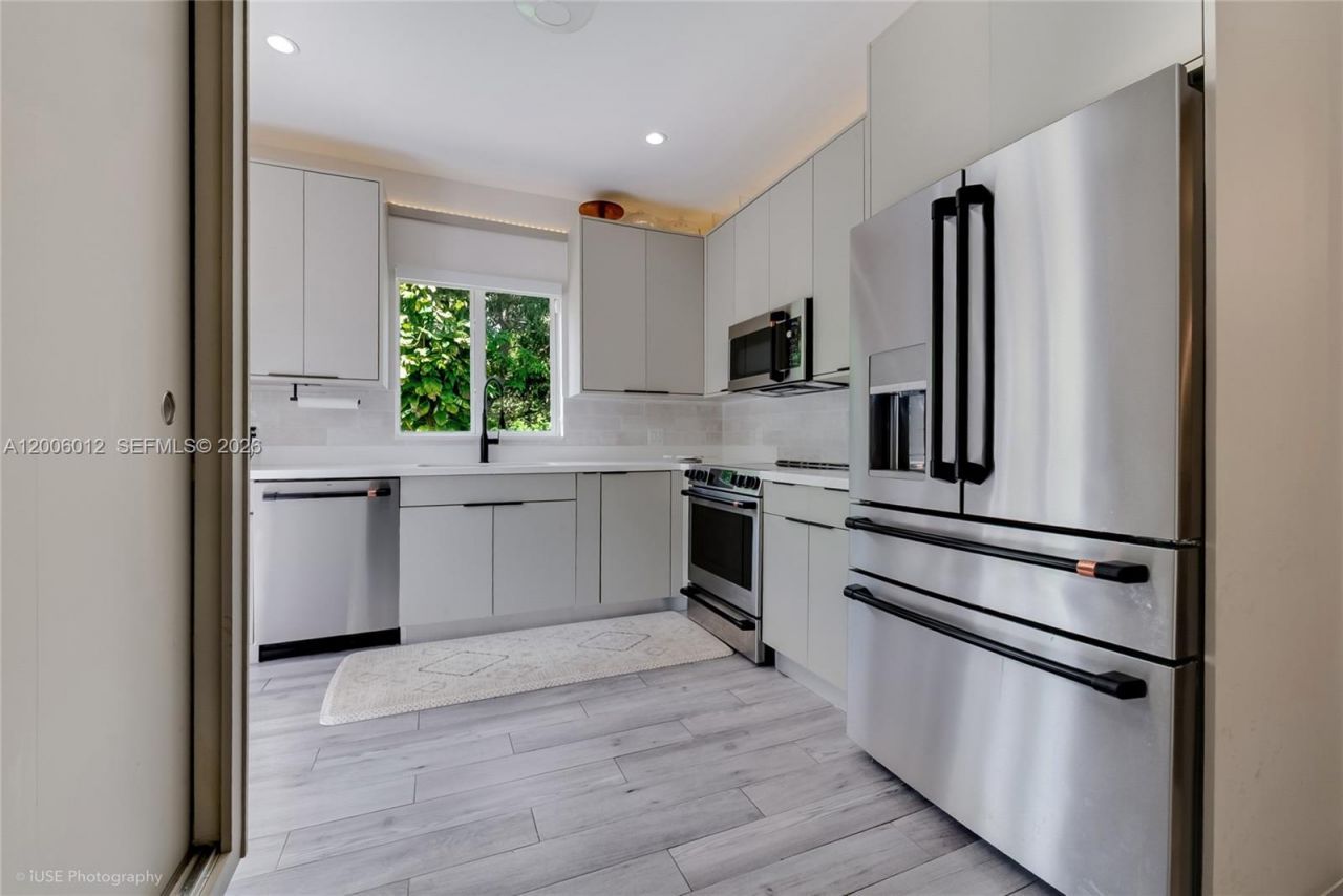 720 Minorca Ave, Unit -, Coral Gables, FL 33134 Photo