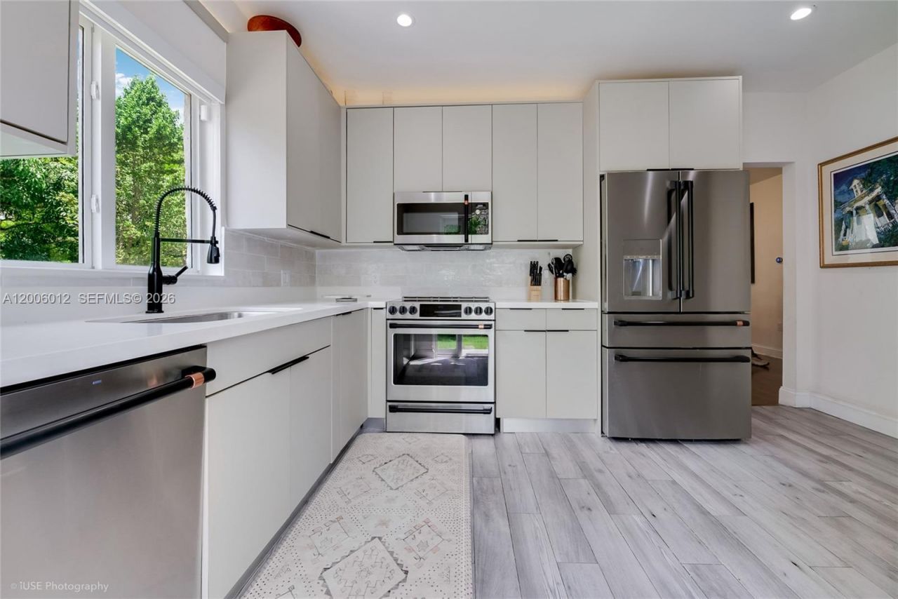 720 Minorca Ave, Unit -, Coral Gables, FL 33134 Photo