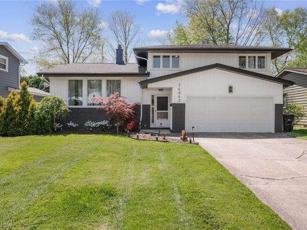 24042 Greenlawn Avenue , Beachwood, OH 44122