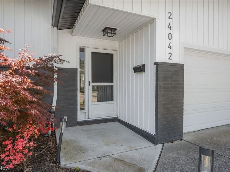 24042 Greenlawn Avenue, Beachwood, OH 44122 Photo 3