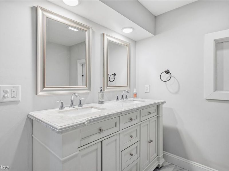 24042 Greenlawn Avenue, Beachwood, OH 44122 Photo 31