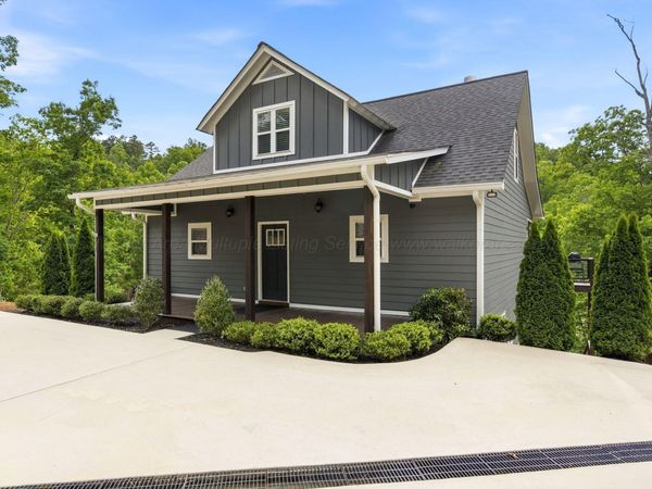 1067 LEGENDARY Pkwy, Arley, AL 35541