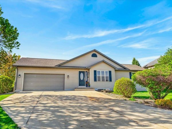806 Longwood Drive, Oregon, WI 53575