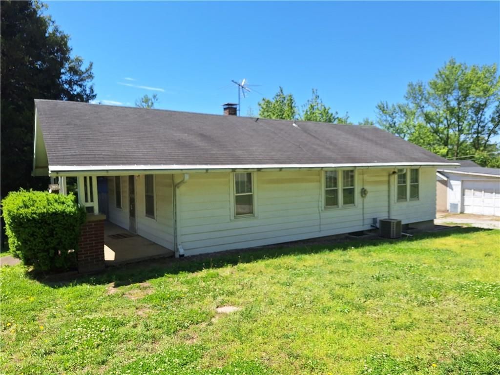 210 N Glenwood Avenue, Sugar Creek, MO 64053 Main Photo