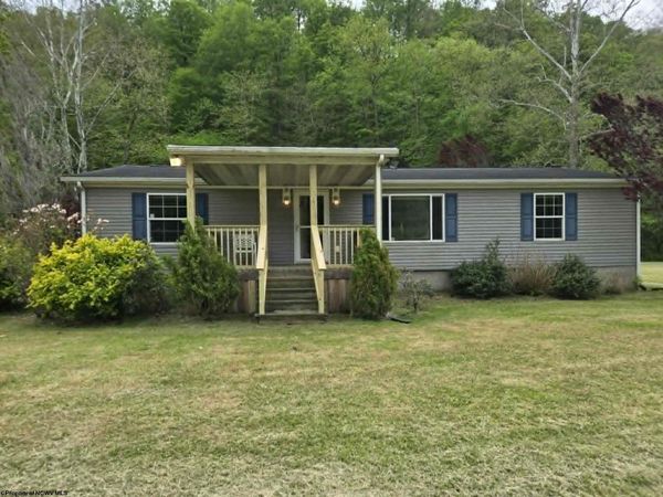 1814 Mannington Road, Smithfield, WV 26437