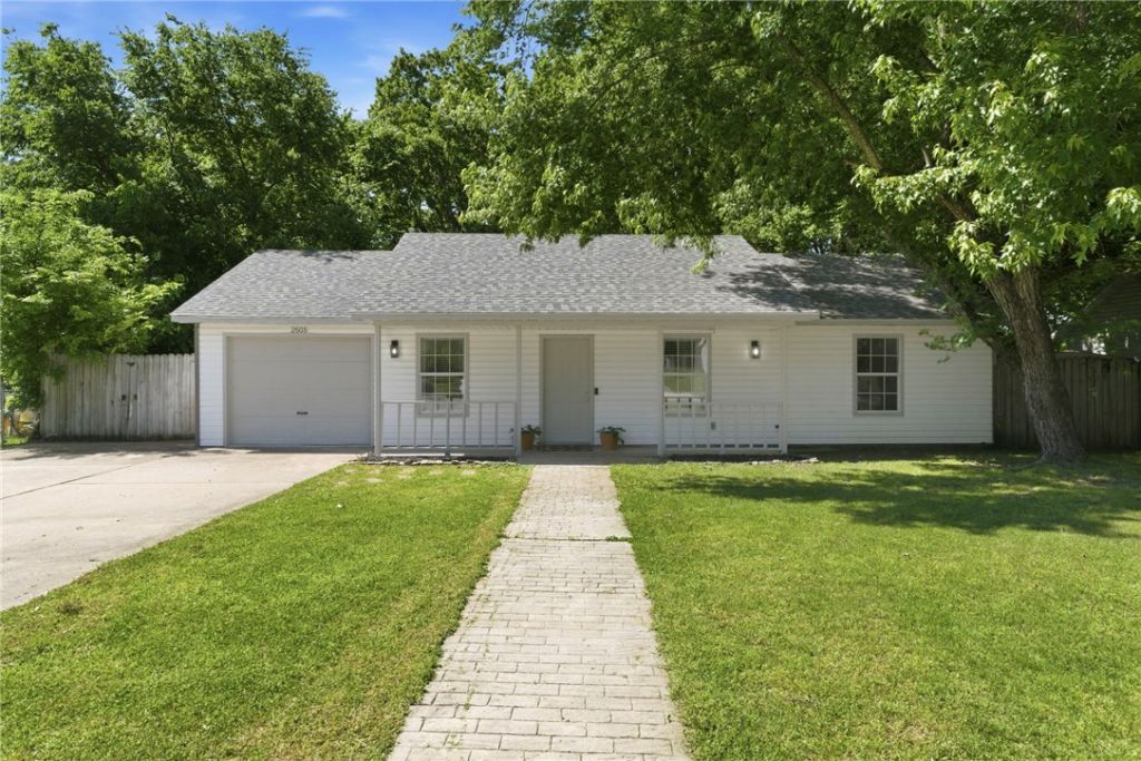 2503 Ravenswood, Fayetteville, AR 72704 Main Photo