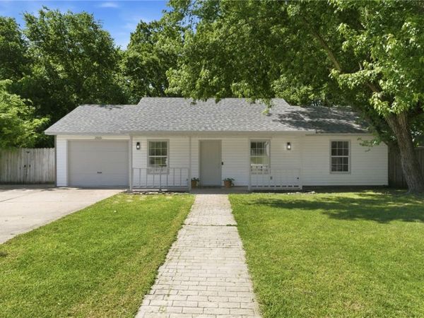 2503 Ravenswood, Fayetteville, AR 72704