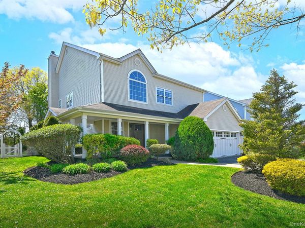 1 Dylan Place , Melville, NY 11747