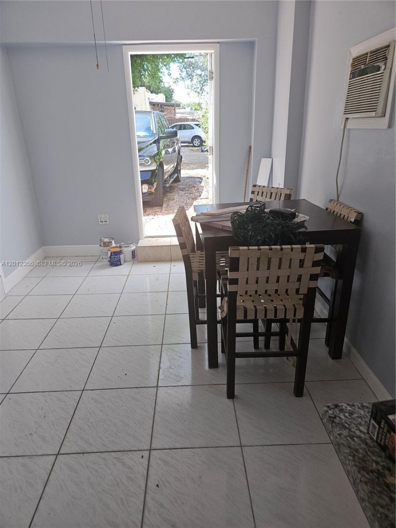 2231 NW 4th Ter , Miami, FL 33125 Photo