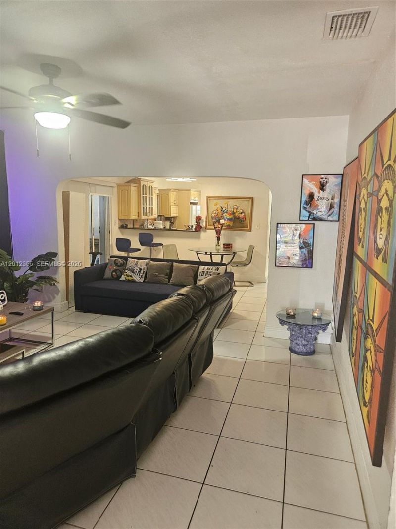 2231 NW 4th Ter , Miami, FL 33125 Photo