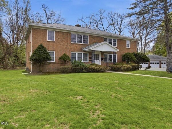 11 Kensington Court, Unit APT 4, Delmar, NY 12054