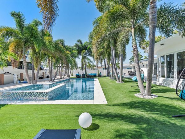 207 Royal Palm Drive, Fort Lauderdale, FL 33301