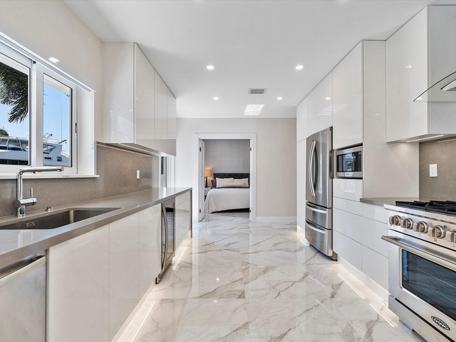 207 Royal Palm Drive, Fort Lauderdale, FL 33301 Photo