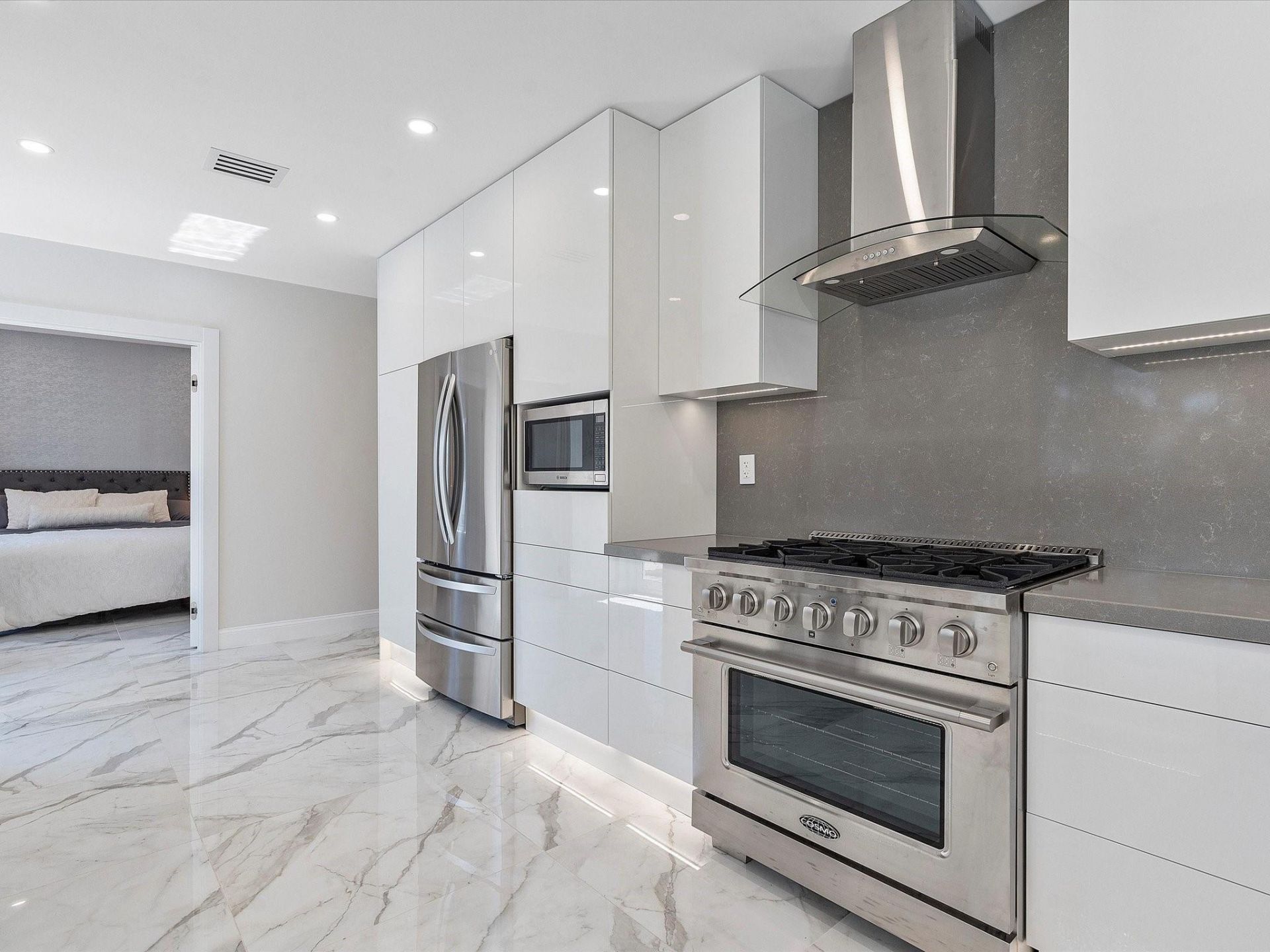 207 Royal Palm Drive, Fort Lauderdale, FL 33301 Photo