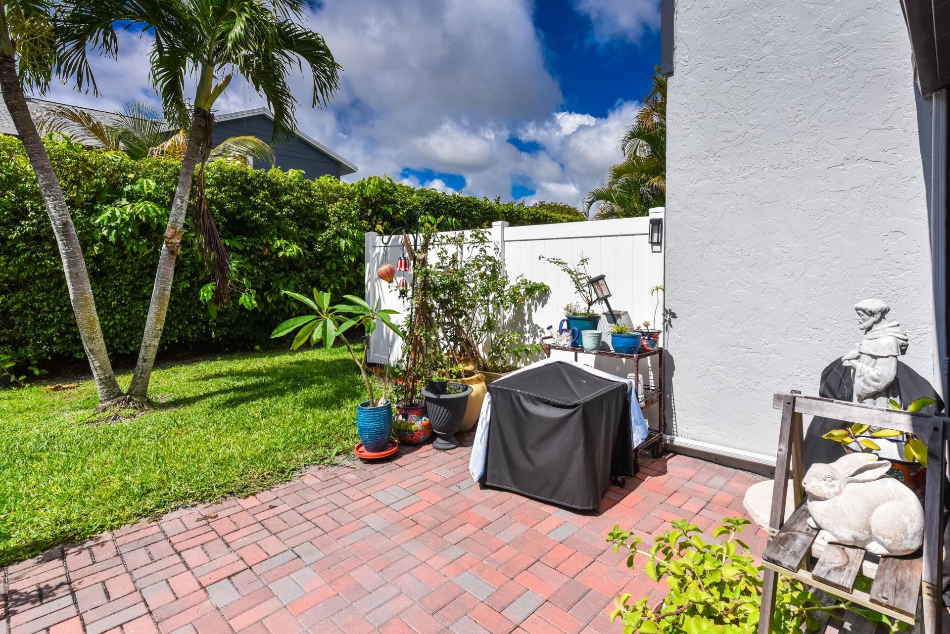 2641 Gately Drive W, Unit 1104, West Palm Beach, FL 33415 Photo