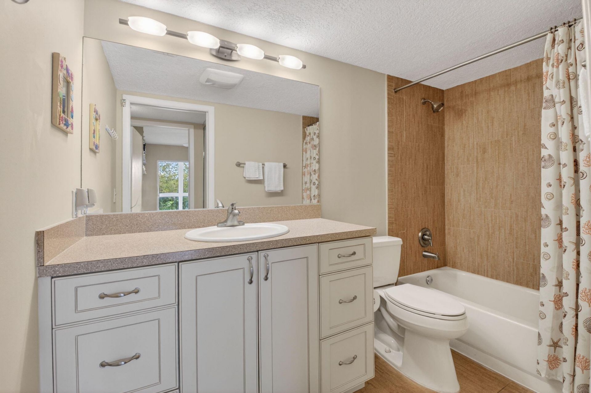 2047 Newcastle C, Boca Raton, FL 33434 Photo