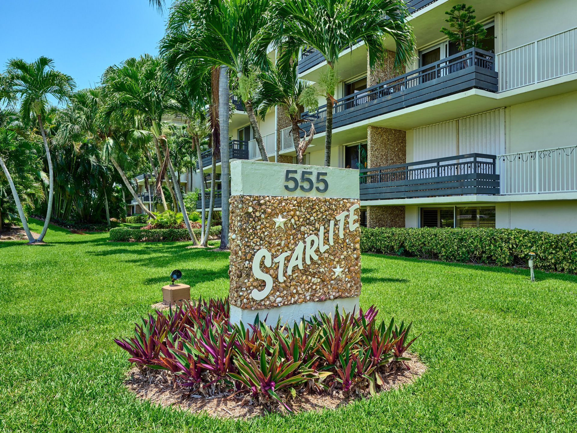 555 NW 4th Avenue, Unit 401, Boca Raton, FL 33432 Photo
