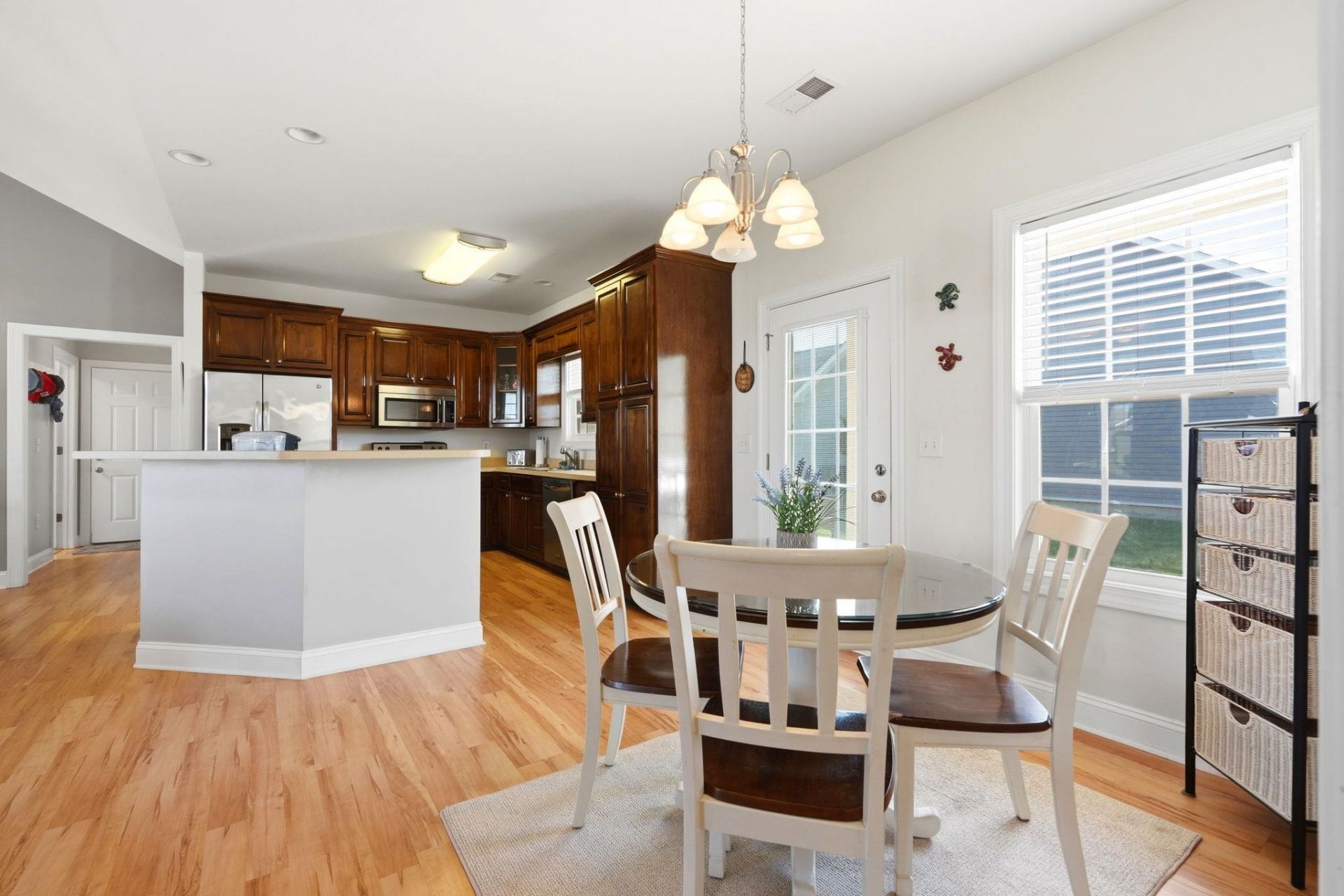 262 Oak Landing Dr.  Photo 6