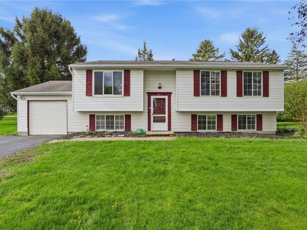 43 Trotter Drive, Henrietta, NY 14467